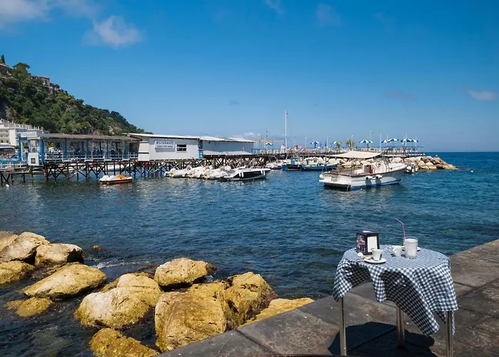 Shore By Interhome * Sorrento